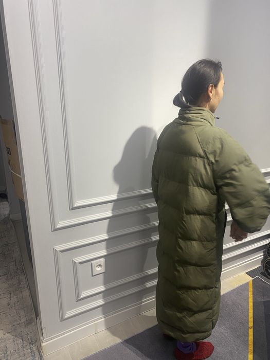 Срочно продам женскую куртку длинную от Tomos Graff