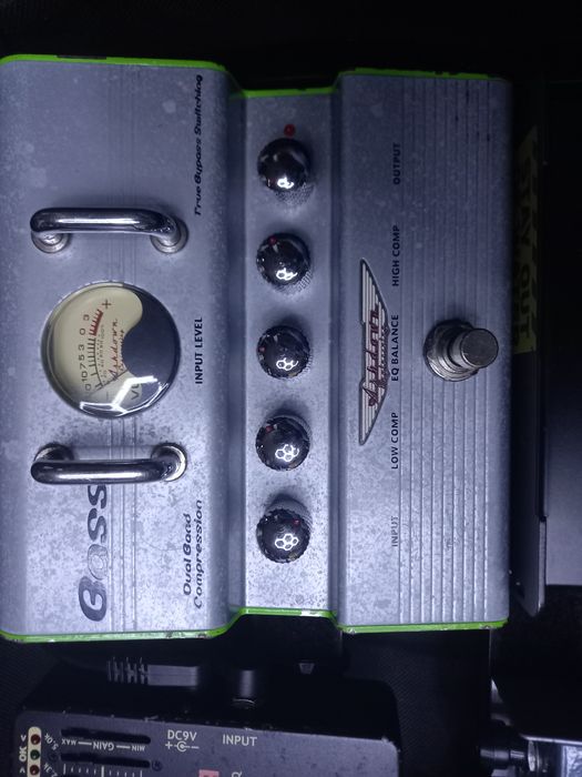 Efecte pentru bass, pedalboard si alimentator general