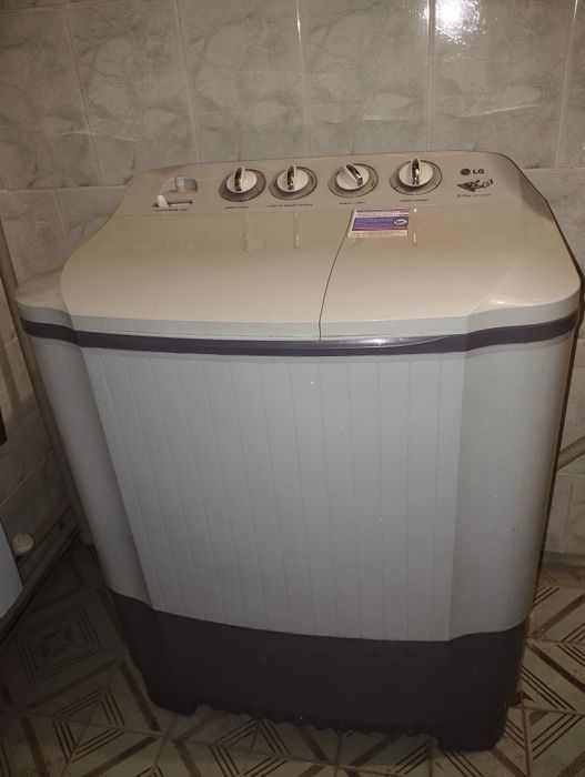 Машинка стиральная полуавтомат б/у  6кг марка LG  WP-620 RP в рабочем