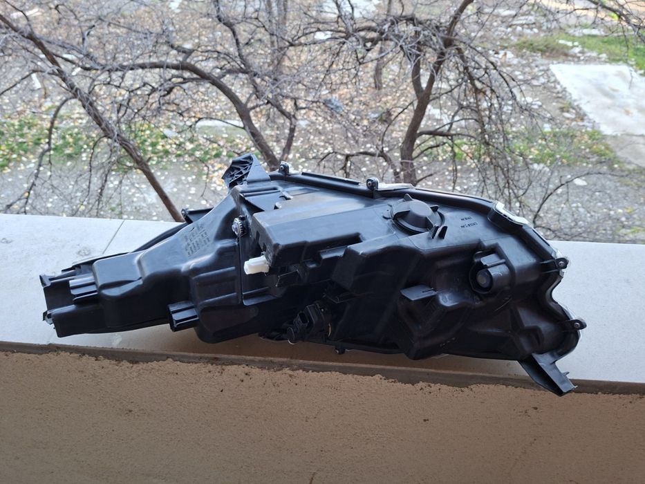 Десен фар Toyota Yaris 2020 - 2023