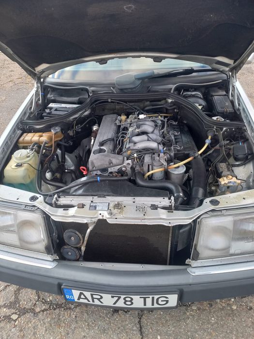 Mercedes E250   W124