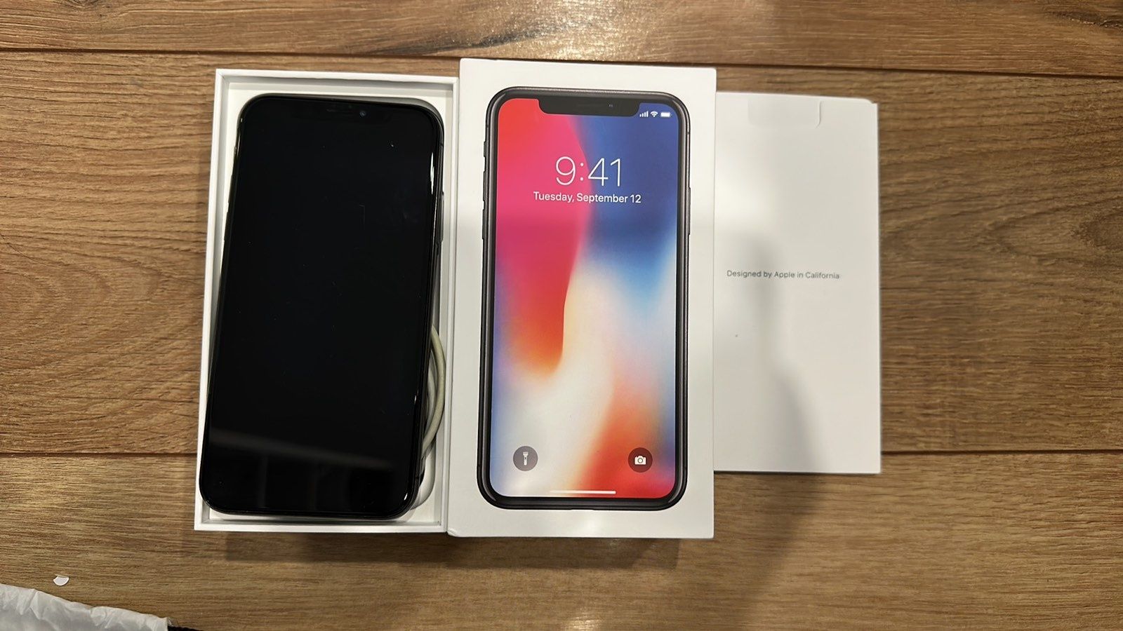 Продавам iPhone X 64гб