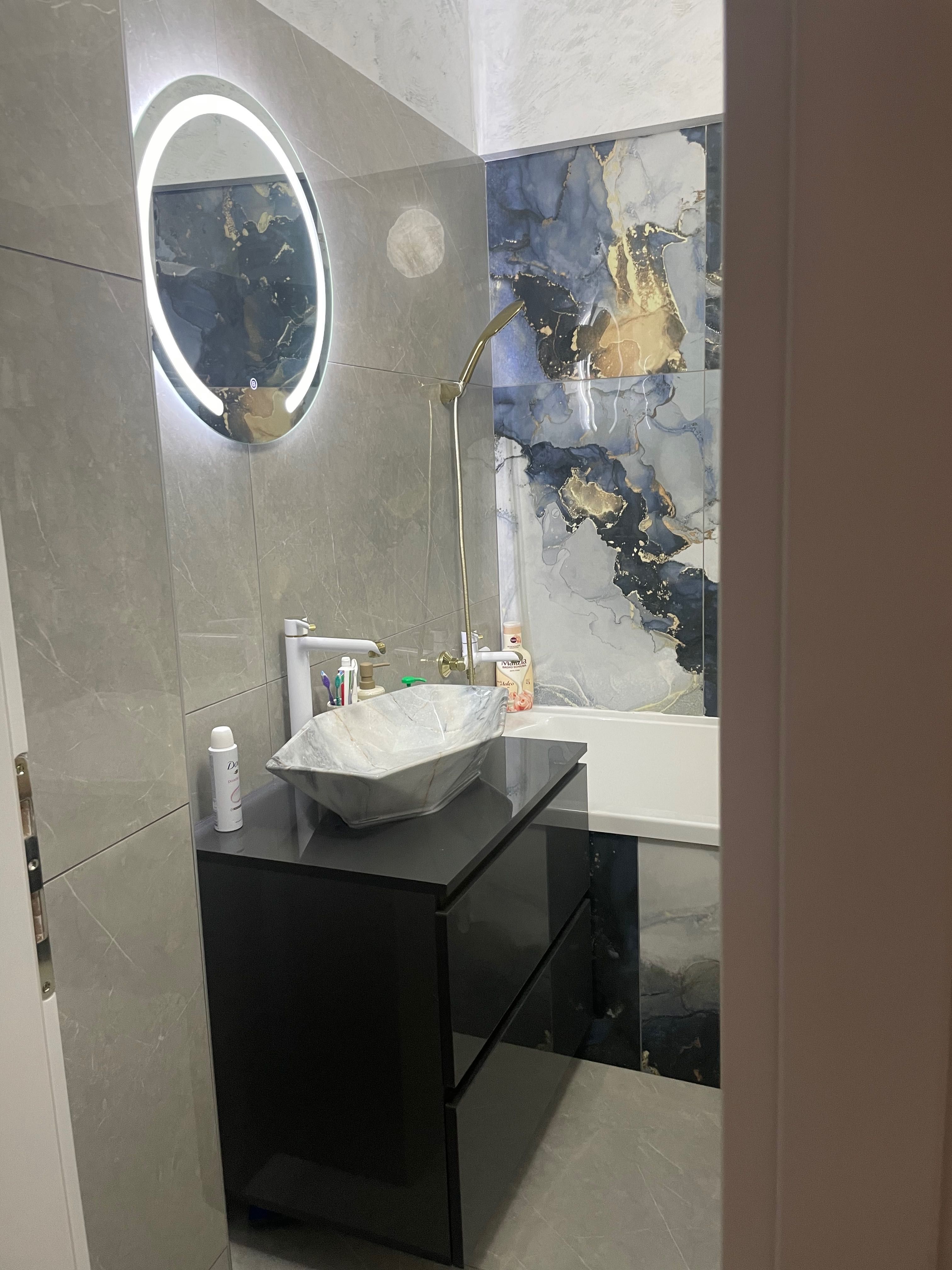 Vand ap 4 camere lux in Buzau,centru