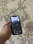 iPhone 11 / 128 GB / 100%