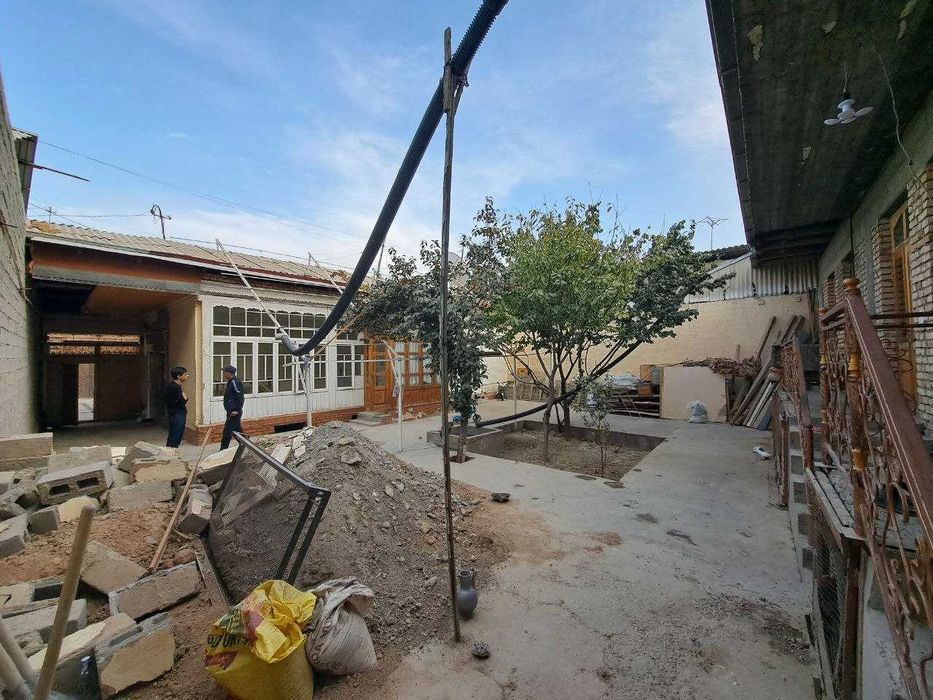 Дом 3,5 соток 6 комнат по ул.Садриддин Айни