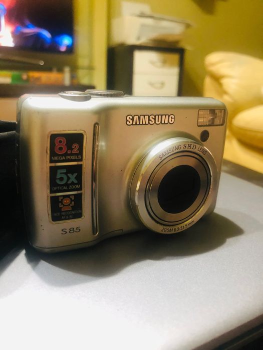 Aparate foto digitale Samsung si HP, impecabile