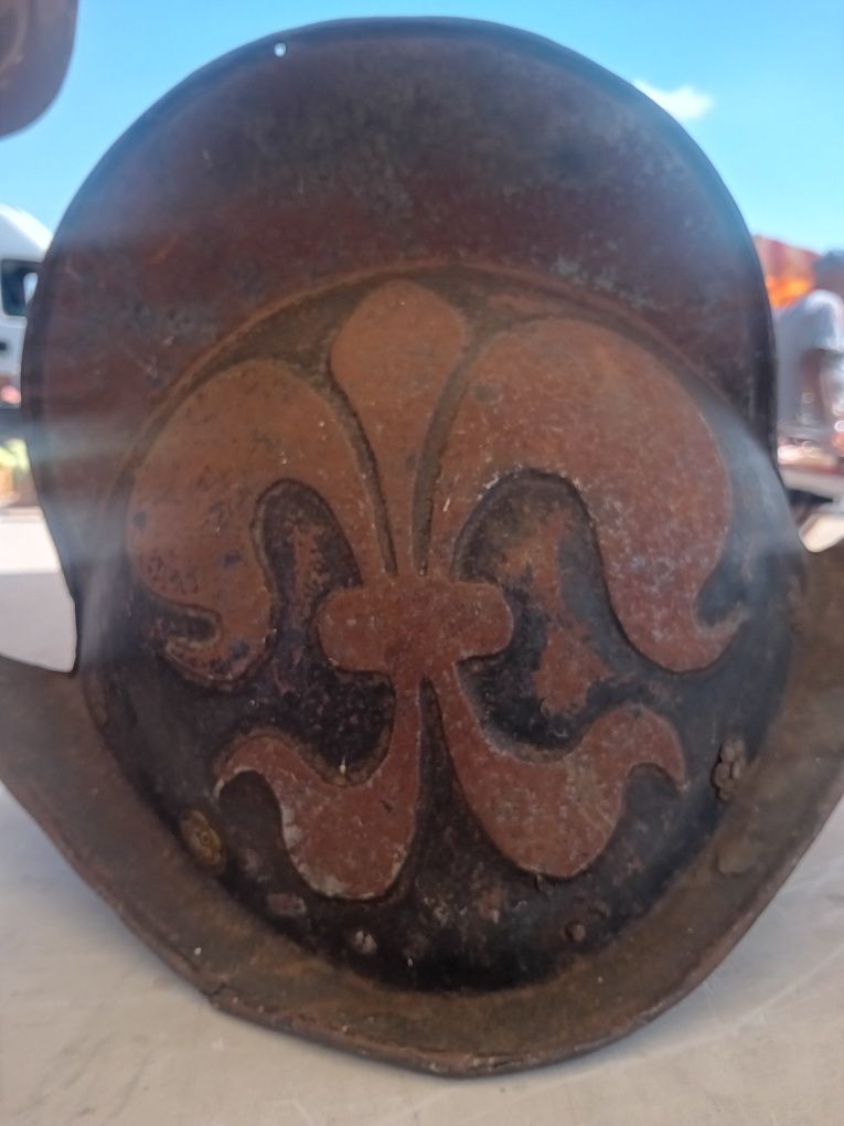 Каската метал ниэнам маи френски сената 1200 лева