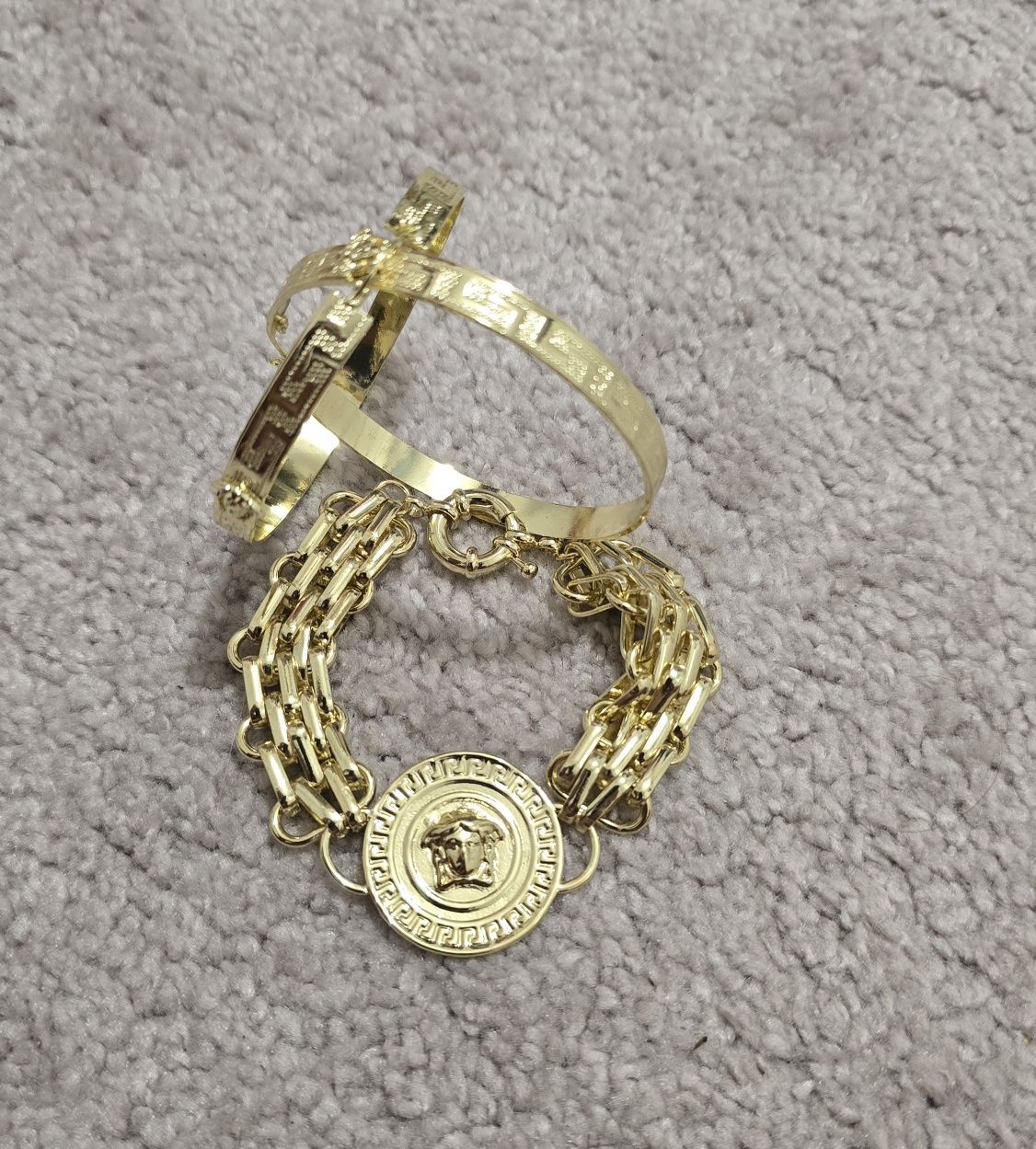 Set bratara si cercei Versace