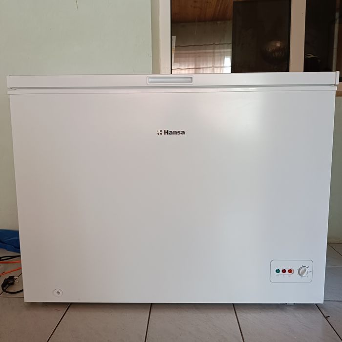 Продам морозильную камеру Hansa
