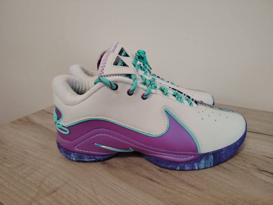 De vânzare Nike și LeBron
