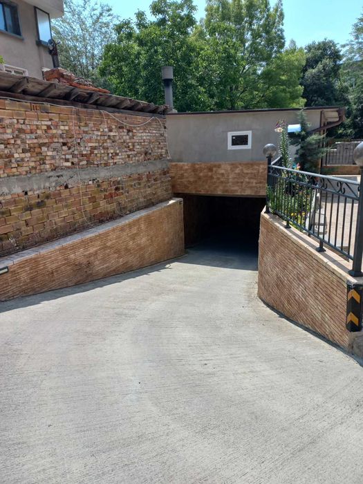 Продава се Гараж / Паркомясто в Бургас, Лазур - 14 кв.м за 1300 €/кв.м - Снимка #1