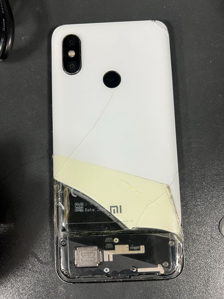 Xiaomi mi 8 flagman 128/6gb srochna sotiladi
