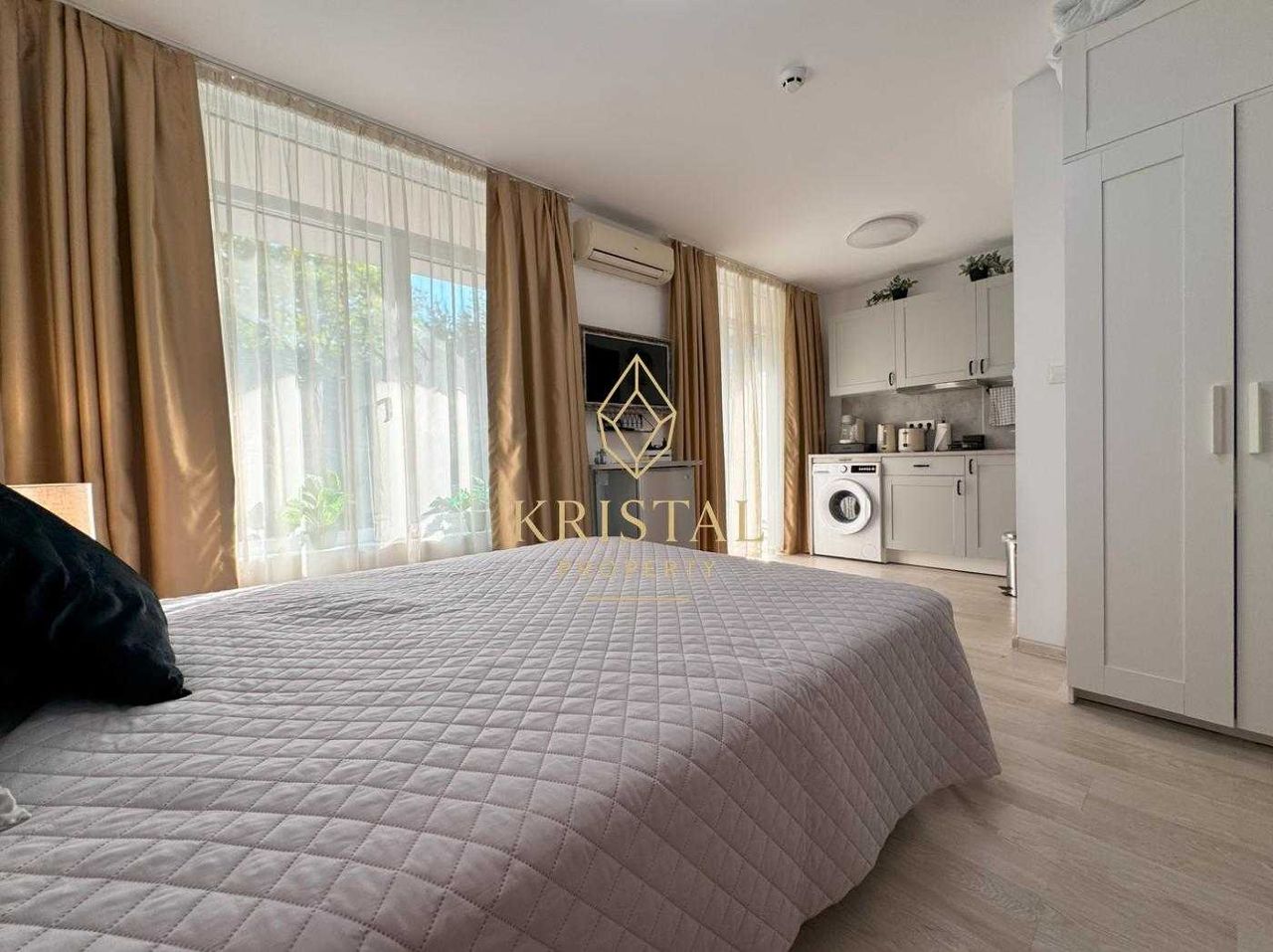 Продава се Едностаен апартамент в к.к. Слънчев бряг - 37 кв.м за 1730 €/кв.м - Снимка #2