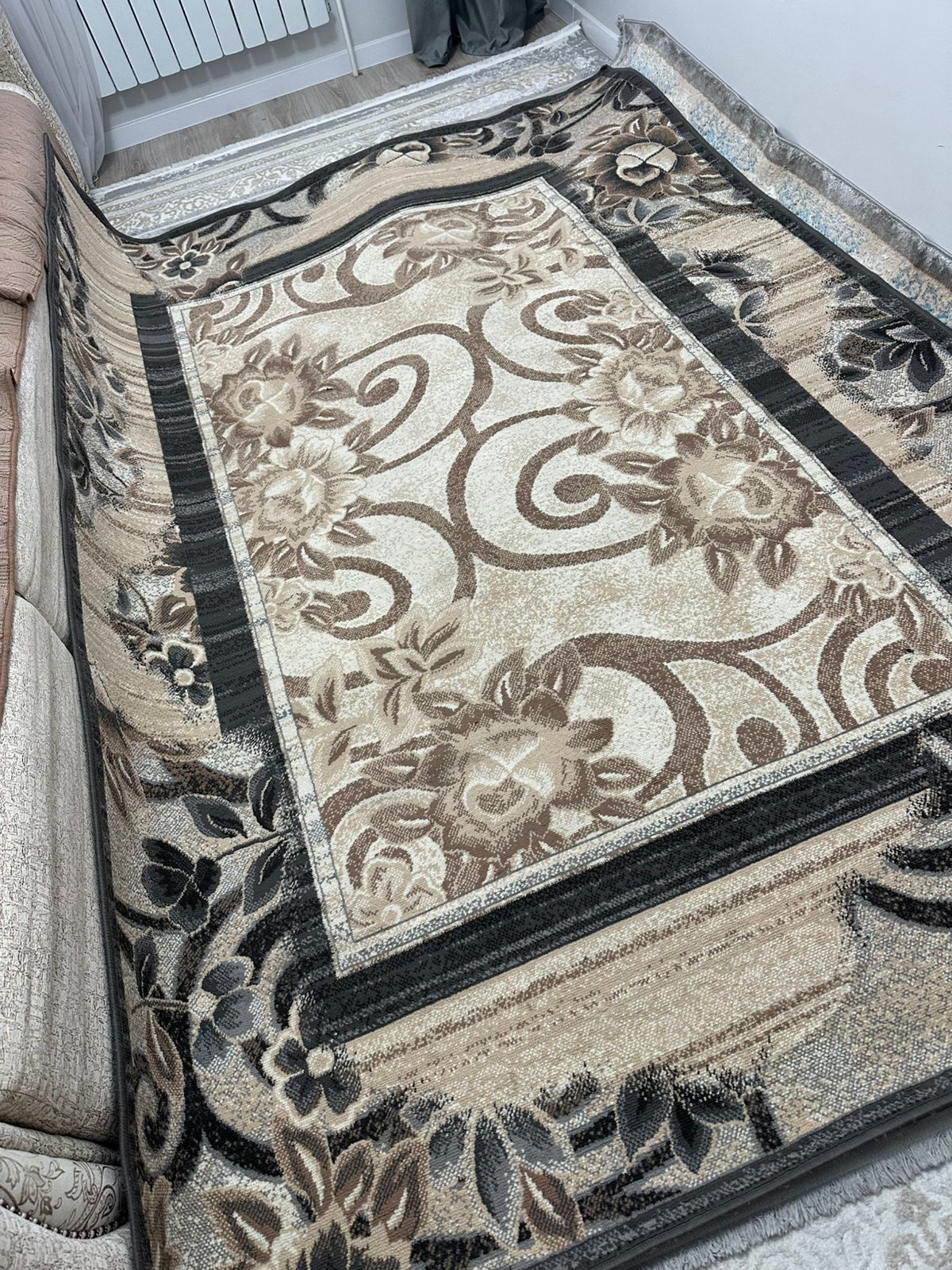 Продам 2 ковра хорошего качества