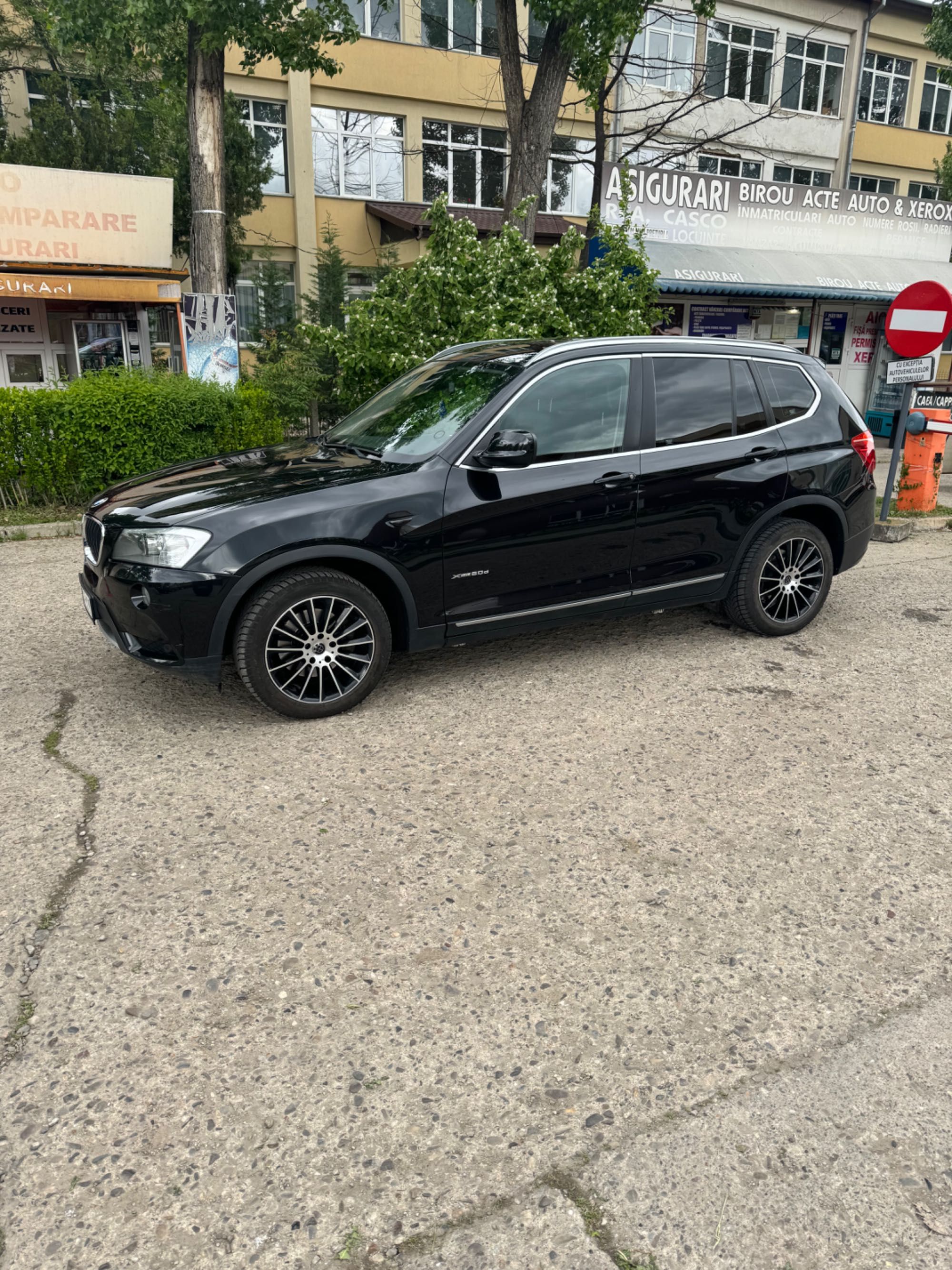 Vând urgent BMW X3