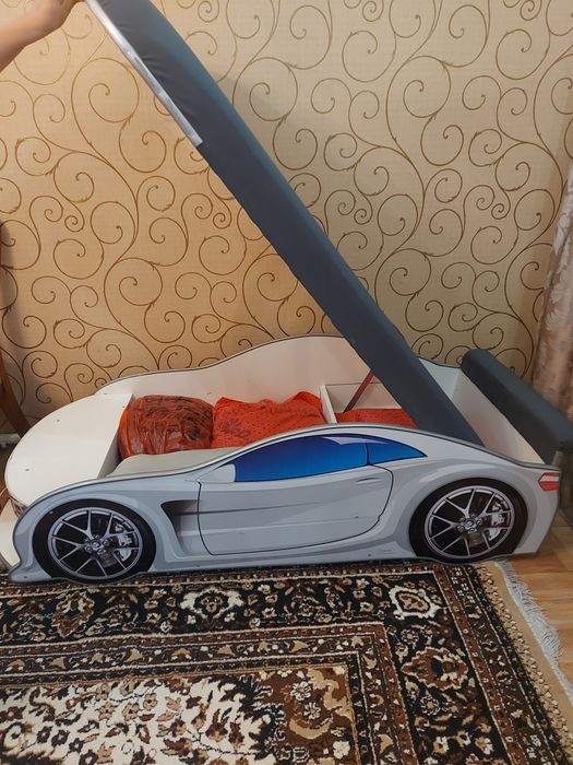 Продам кровать- машинка BMW