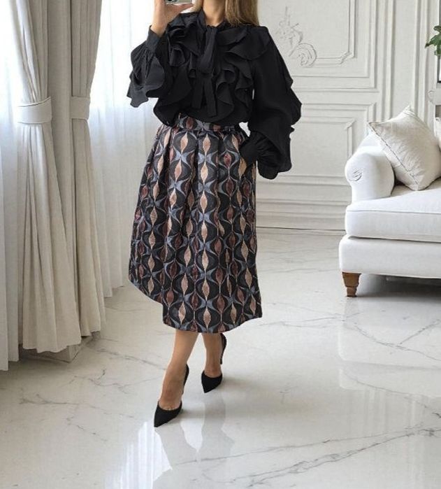 Set fustă tafta si cămașă volane. Italia