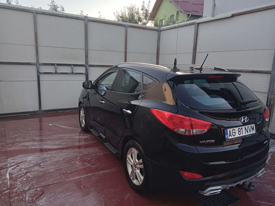 Hyundai ix35. An 2012.