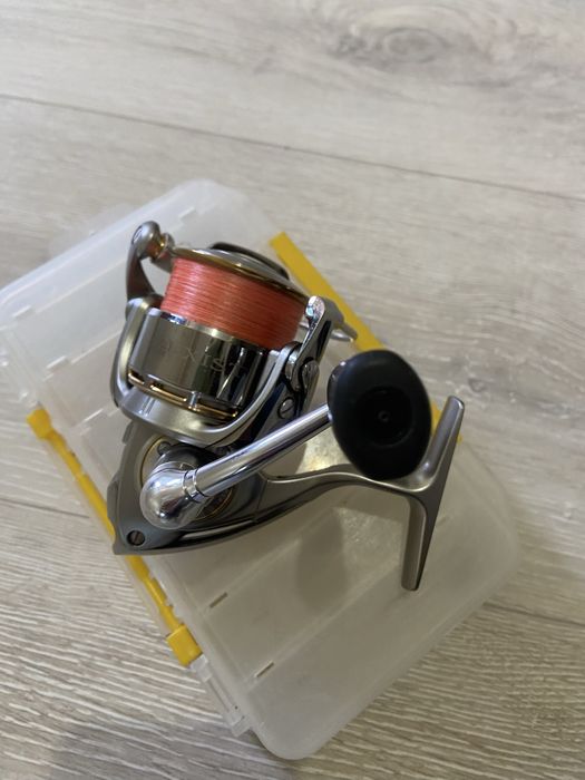 Продавам Daiwa Exist 2500