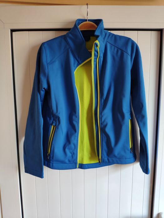 Спортно горнище , яке