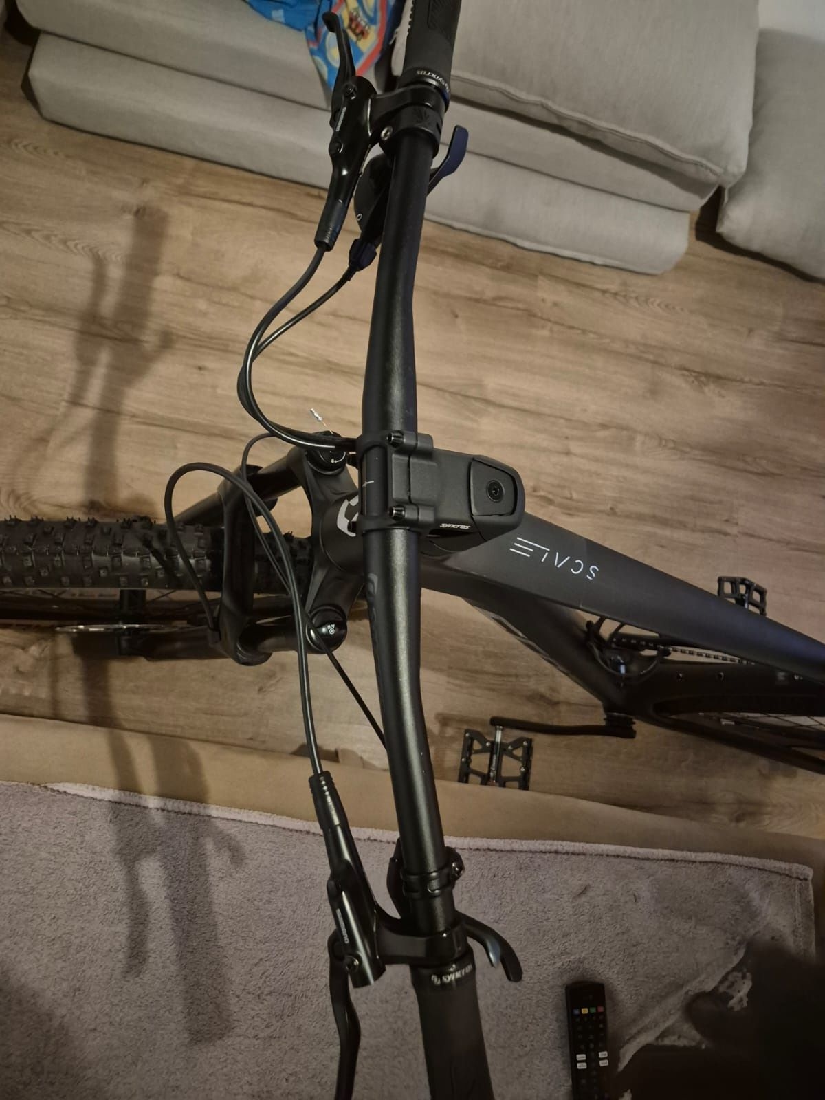 Vând Scott Scale model 2024