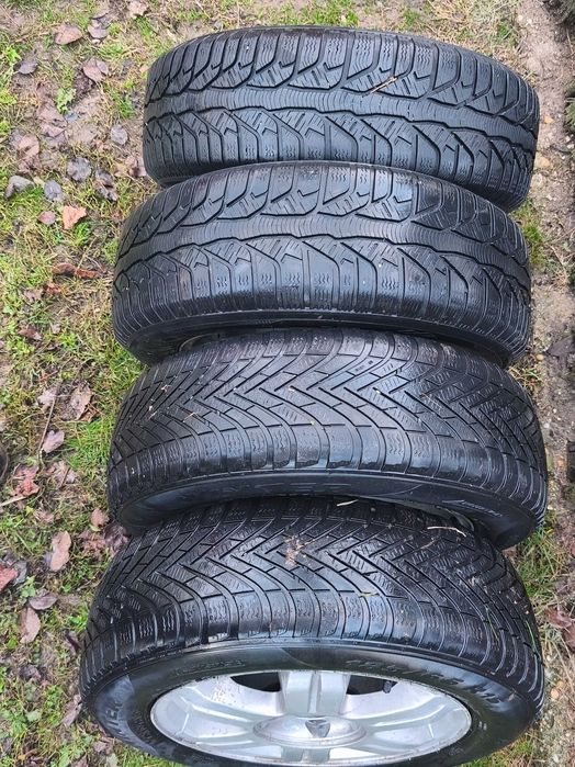 Vând jante de aliaj