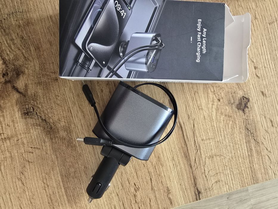 Incarcator auto retractabil 4 in 1