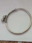 Vand bratara argint vintage fixa,gravata,cu 2 bilute