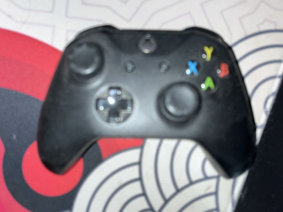 Xbox one X 1TB 1 controller si 12 jocuri