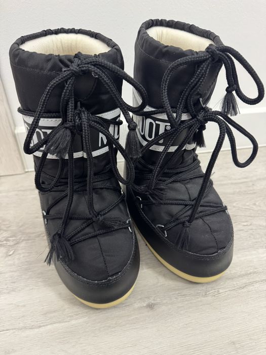 Vand Moon Boot copii impecabili 27-30
