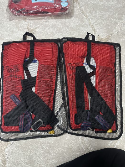 2 бр. нови спасителни жилетки EVAL SIMI 150N