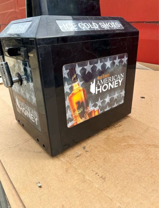 Охладител с дозатор за бутилки бар заведения дискотеки