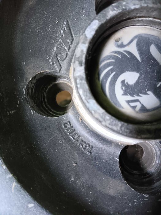 De vanzare Jante + cauciucuri4x100 7jx17 h2 205/45/Zr17   215/45/Zr17