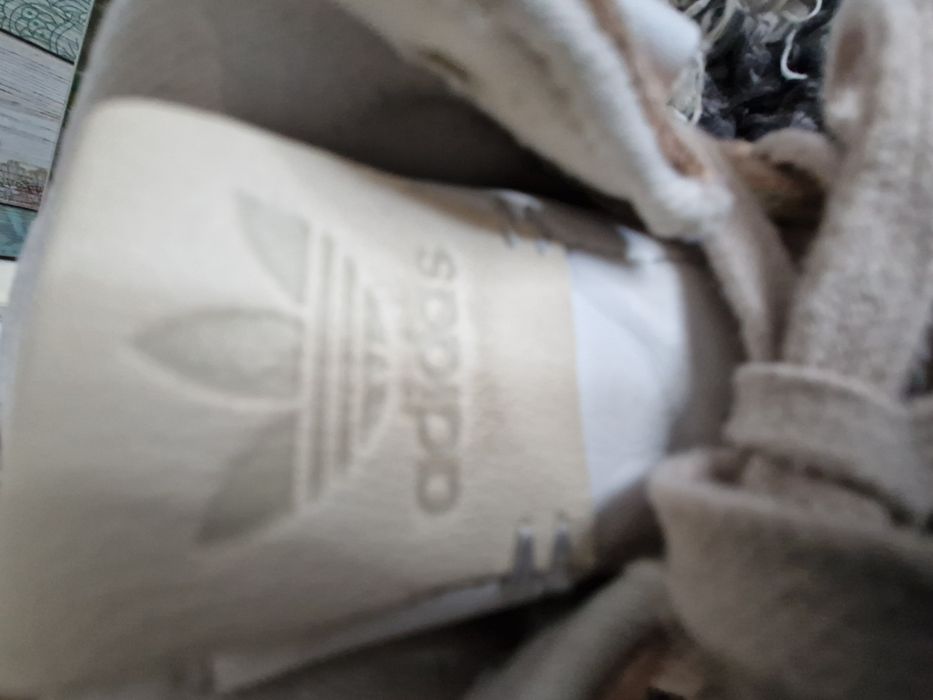 Топли маратонки Adidas от естествена кожа. N  37,5