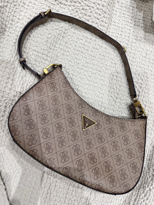 Сумка guess оригинал в идеальном состоянии
