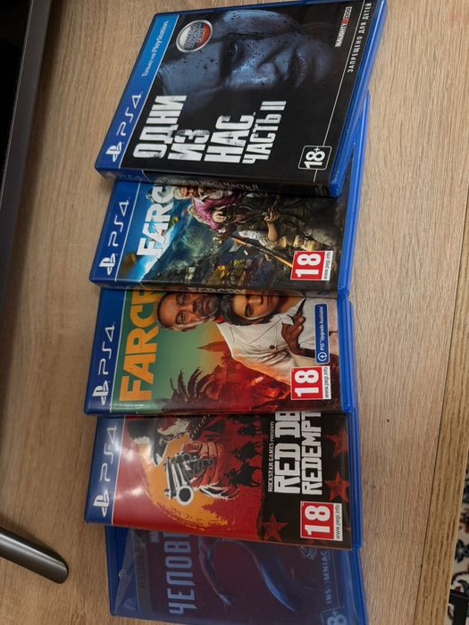 Продается play station 4 с играми