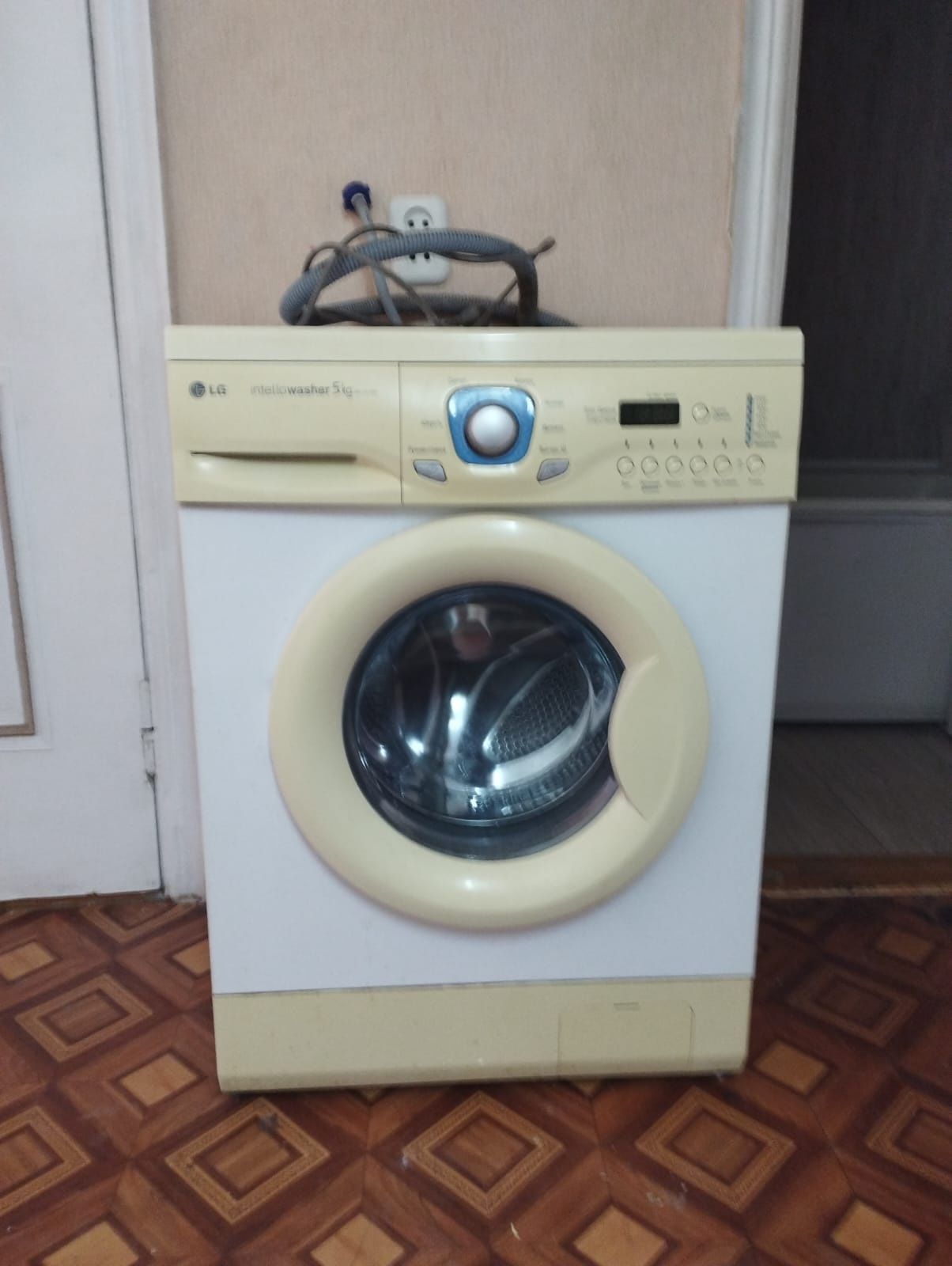 Продам стиральную машину