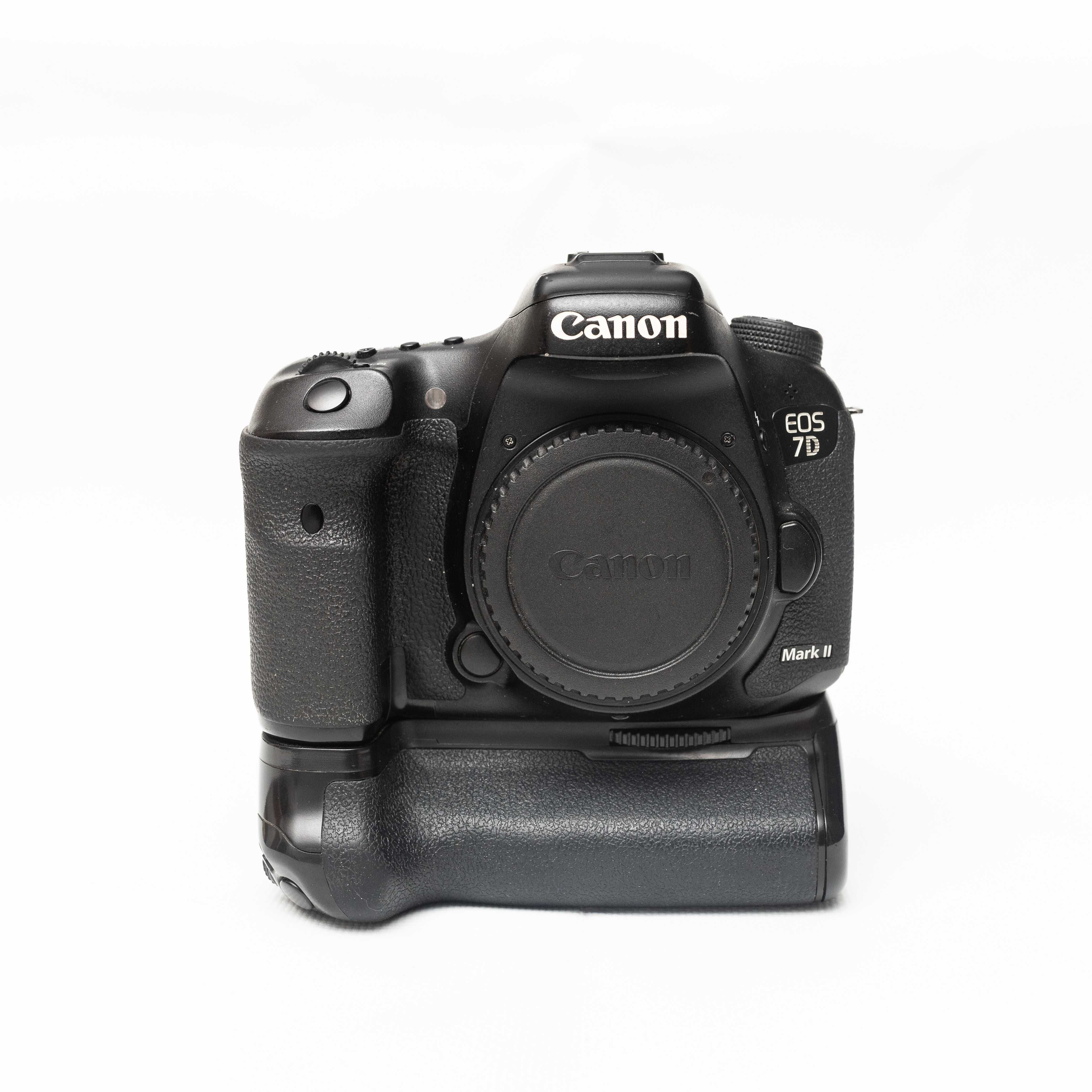 Canon 7D Mark II + в подарок объектив 18-55 мм