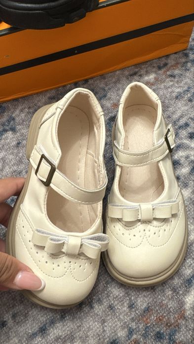 Туфли и сандали для девочек
