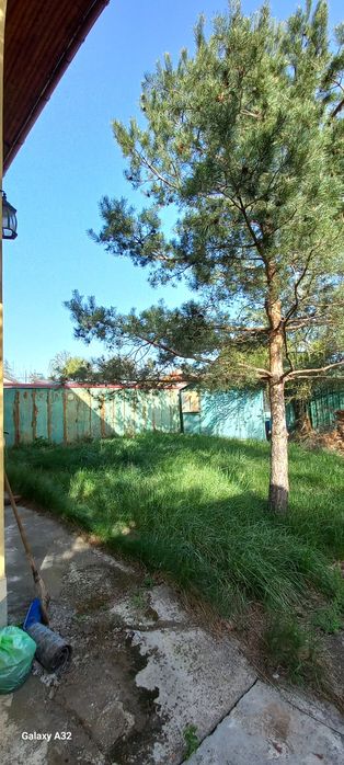 Casa de închiriat intr-o zona liniștită.