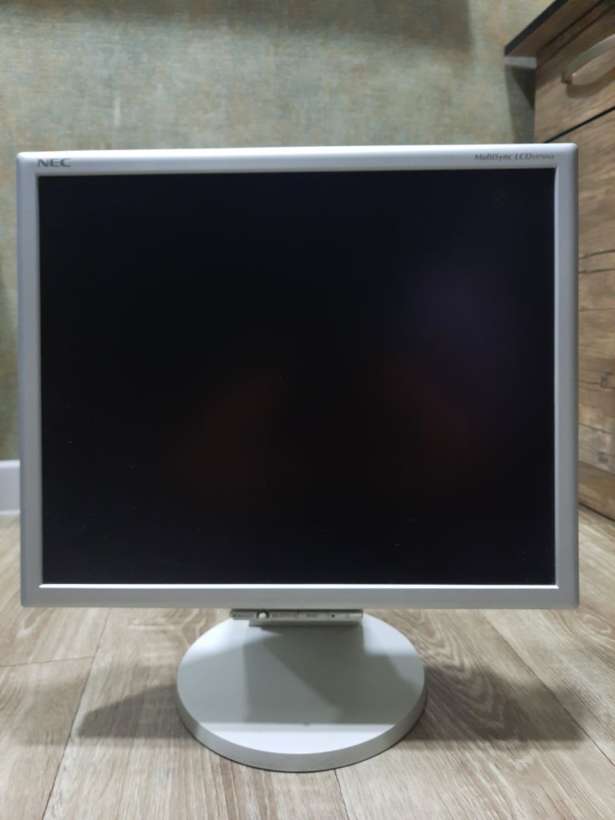 Монитор  19" NEC MultiSync LCD1970NXp