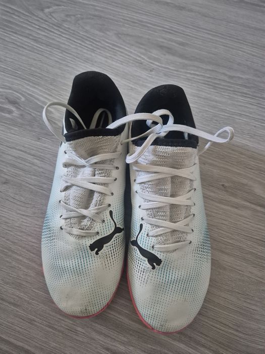 Ghete fotbal sintetic nr 36 Puma