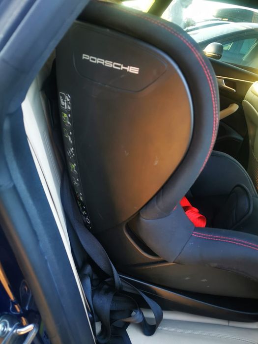 Vand scaun copil Porsche in stare perfecta