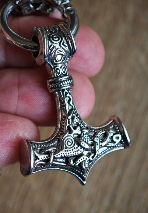 Викингско колие-мадальон