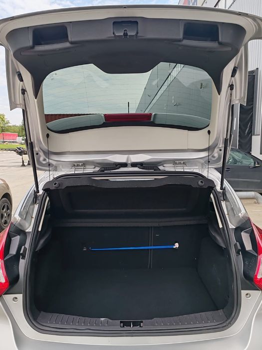 Vând urgent Ford focus 2013, benzină motor 1.0, 120 Cp