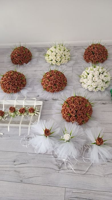 Aranjamente masini,cocarde,pahare etc