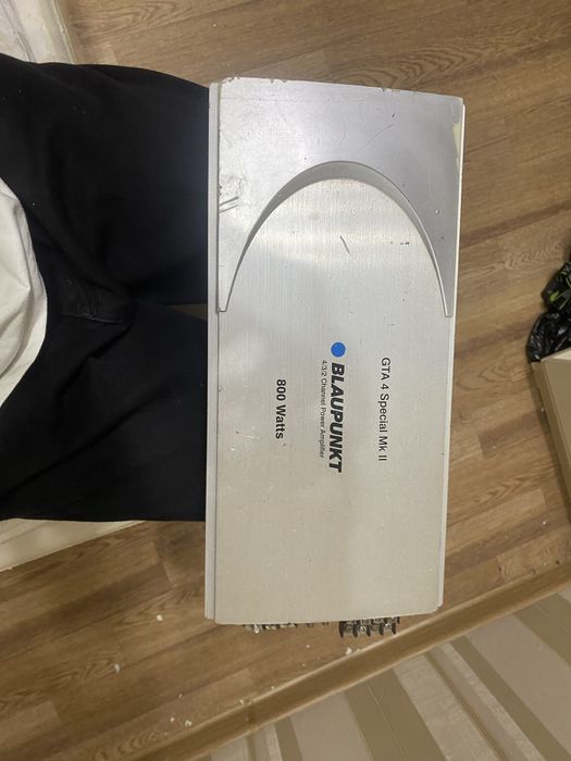Продам усилитель на сабвуфер