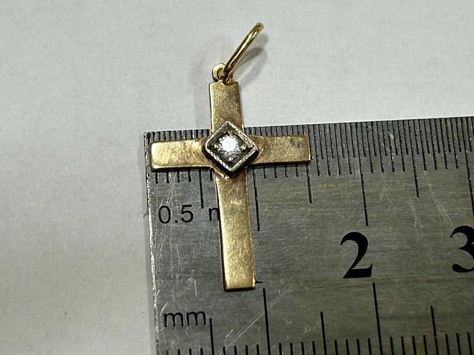 Златен кръст 14 К 585 / 0,90гр.