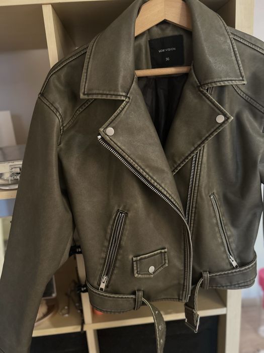 Дамско кожено яке