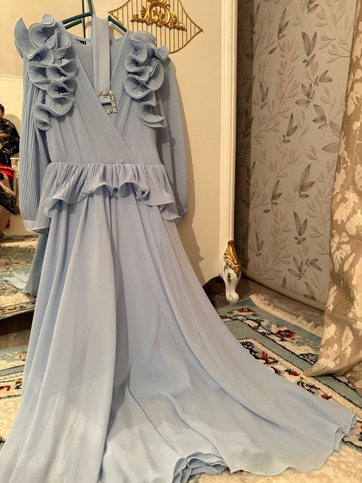 Женская одежда, платья